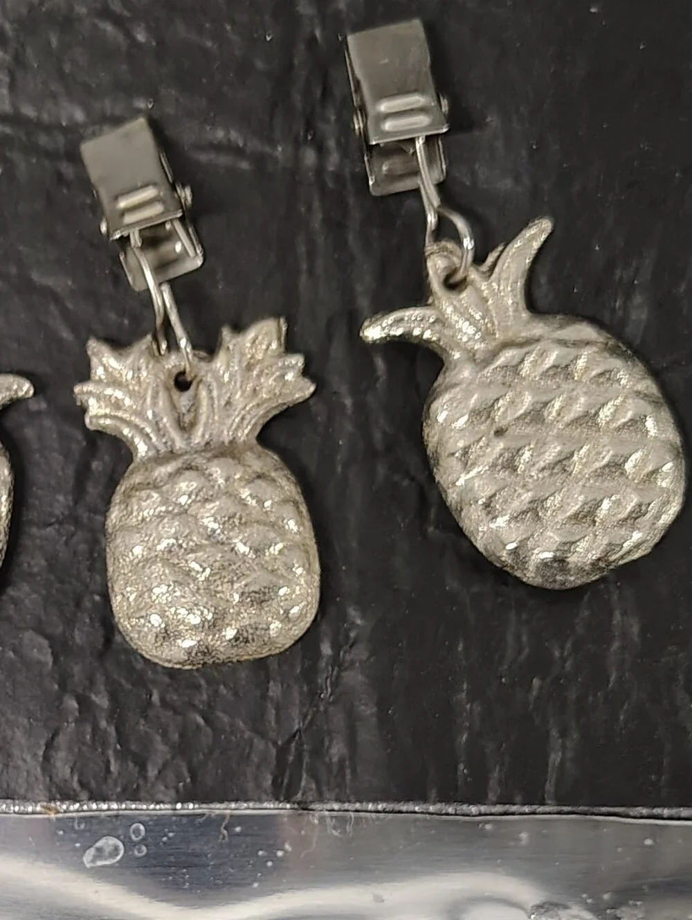VTG Silver Pewter Pineapple Clip Tablecloth Weight Set (4) Charming Decor Accent